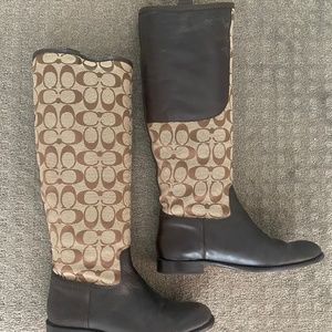 Coach boots worn but still great condition and very much in style